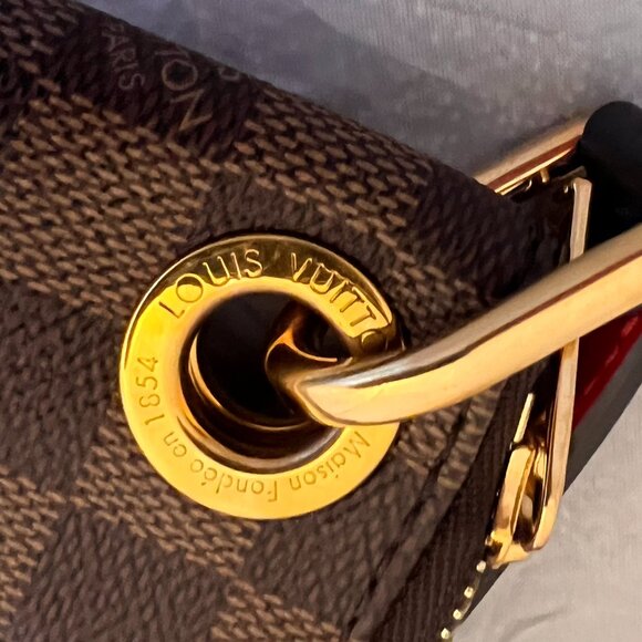 ๐ Authentic Louis Vuitton South Bank Besace Damier Ebene Canvas Shoulder Bag - Picture 8 of 10